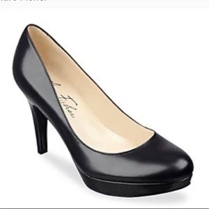 Marc Fisher Sydney Black Leather Platform Pumps - 8 M